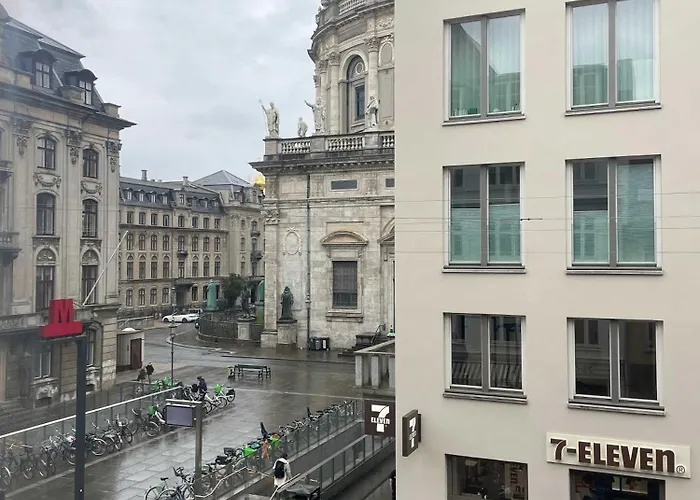 Hip - With Marble Church Views Apartment